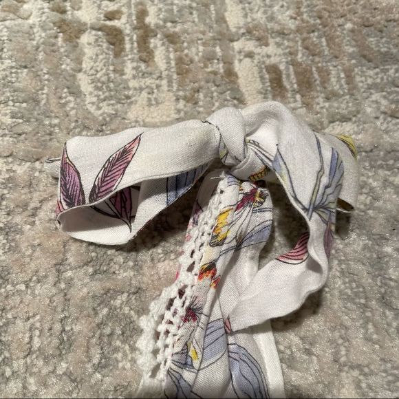 La Hearts Floral Plunge Low Back Romper - Picture 8 of 11